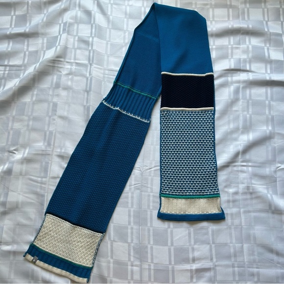 Smartwool Blue & White Merino Wool Scarf - Picture 5 of 7